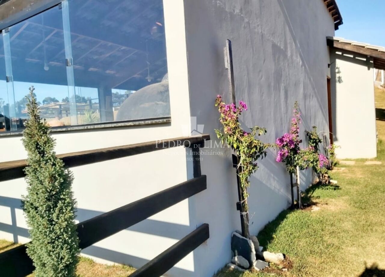 Chacará em condominio em Pedra Bela (SP) toda estruturada e mobiliada porteira fechada 2,236 m²