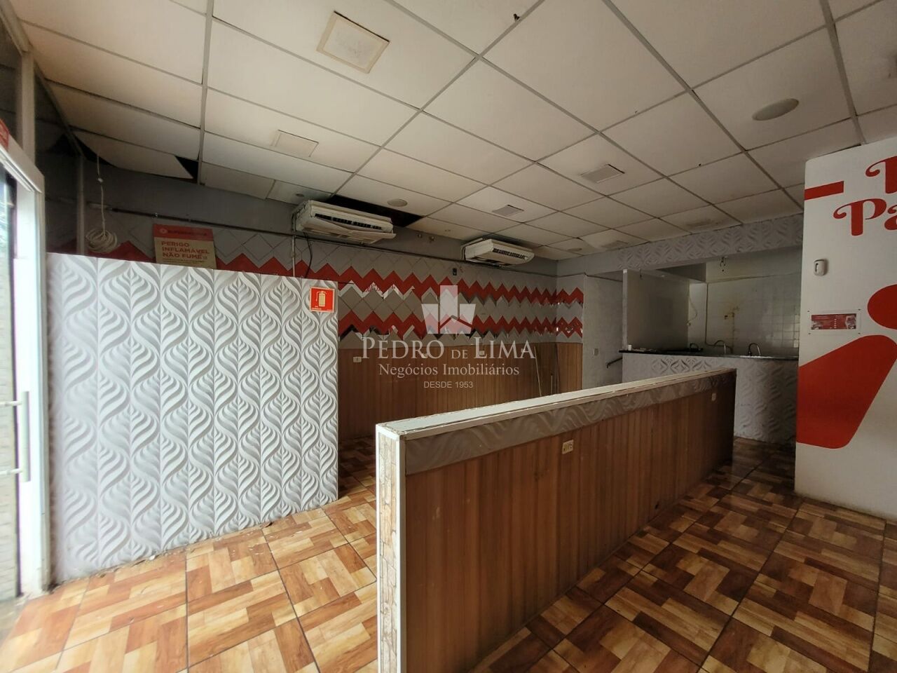 Salão 100 m² e 2 banheiros na Vila Marieta - Penha