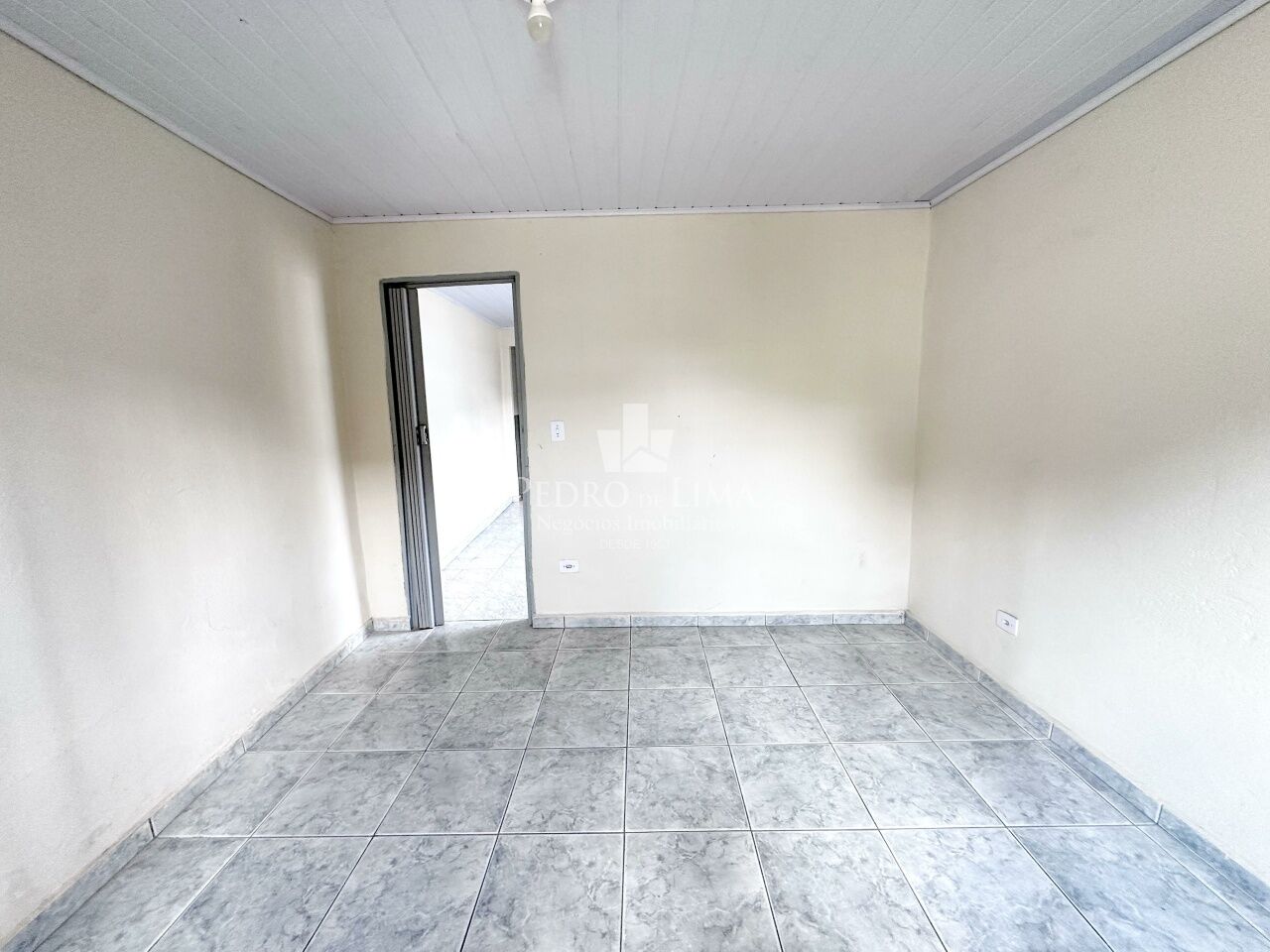 Casa térrea à venda, localizada no bairro Vila Marieta - Zona Leste