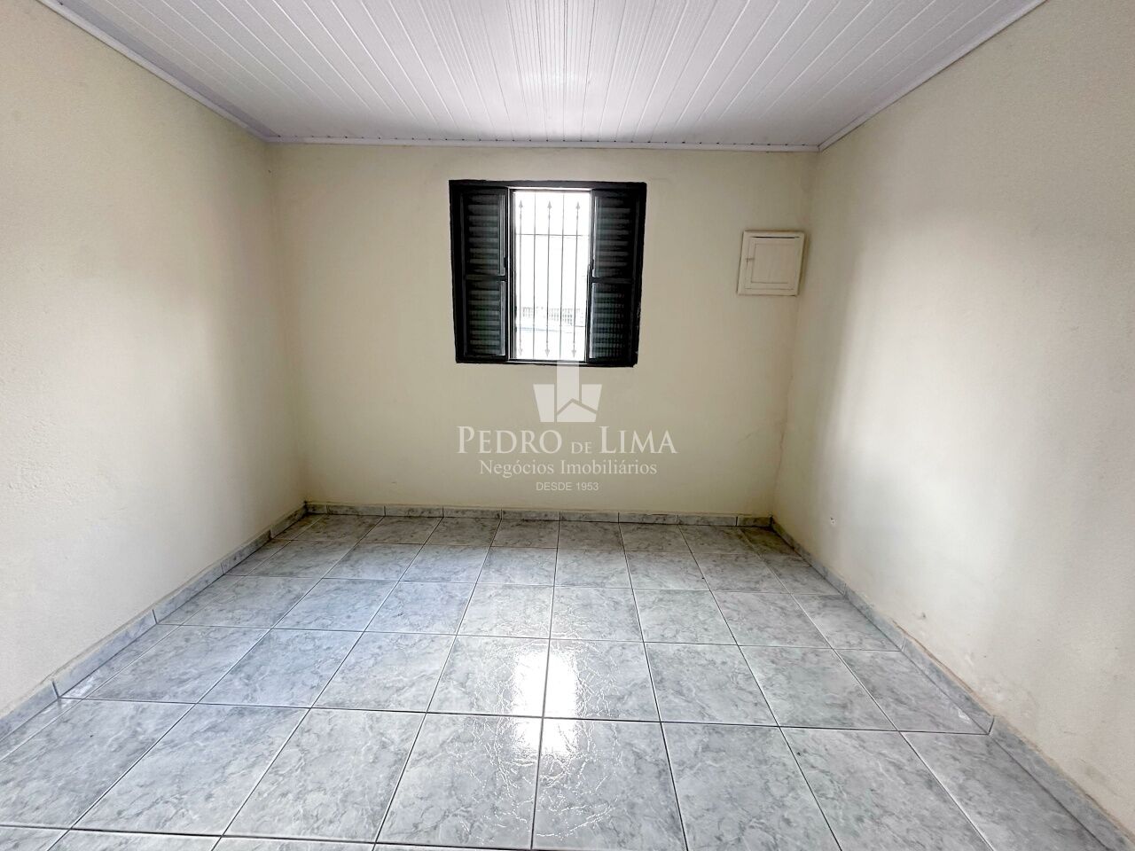 Casa térrea à venda, localizada no bairro Vila Marieta - Zona Leste