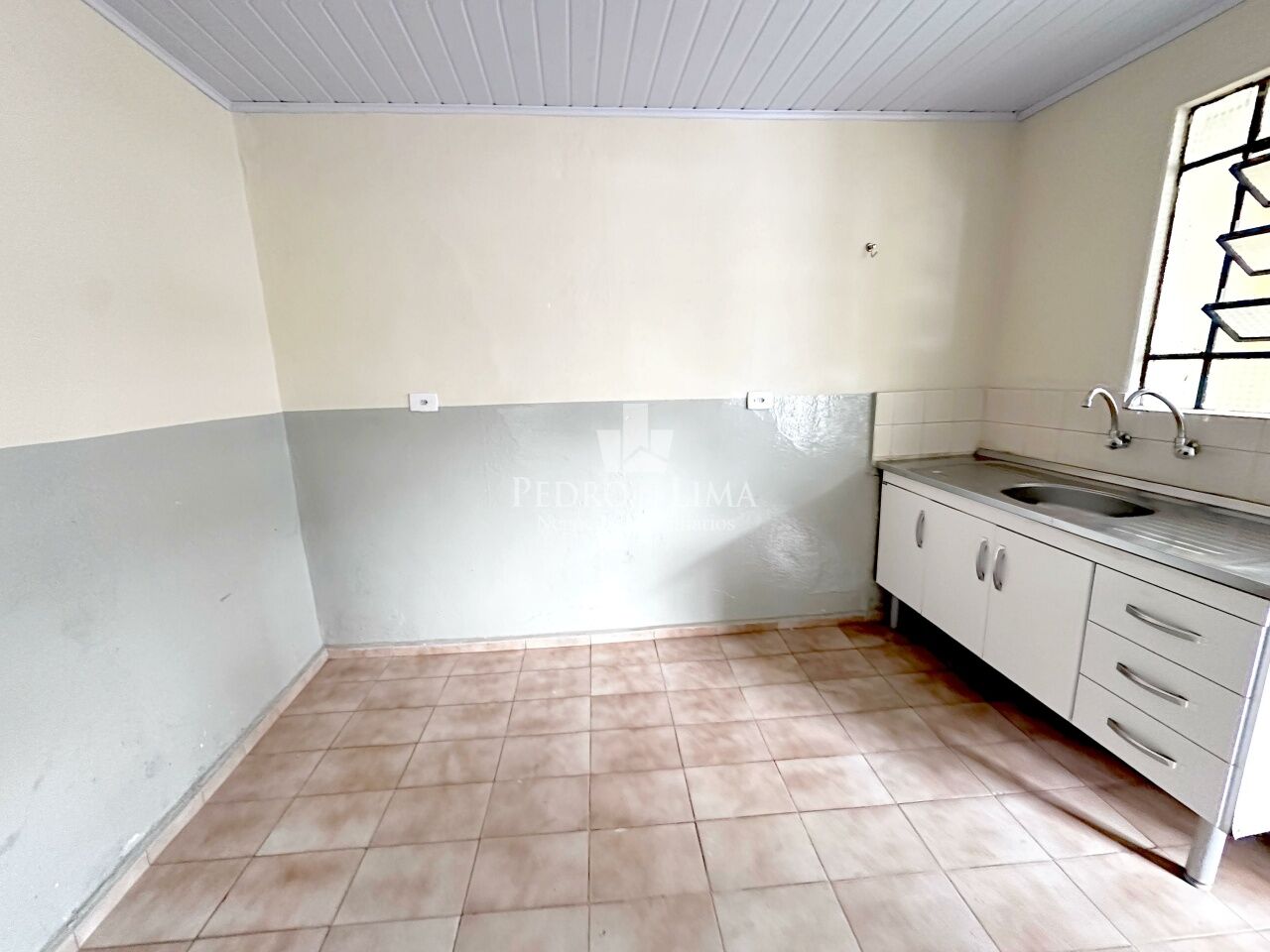 Casa térrea à venda, localizada no bairro Vila Marieta - Zona Leste