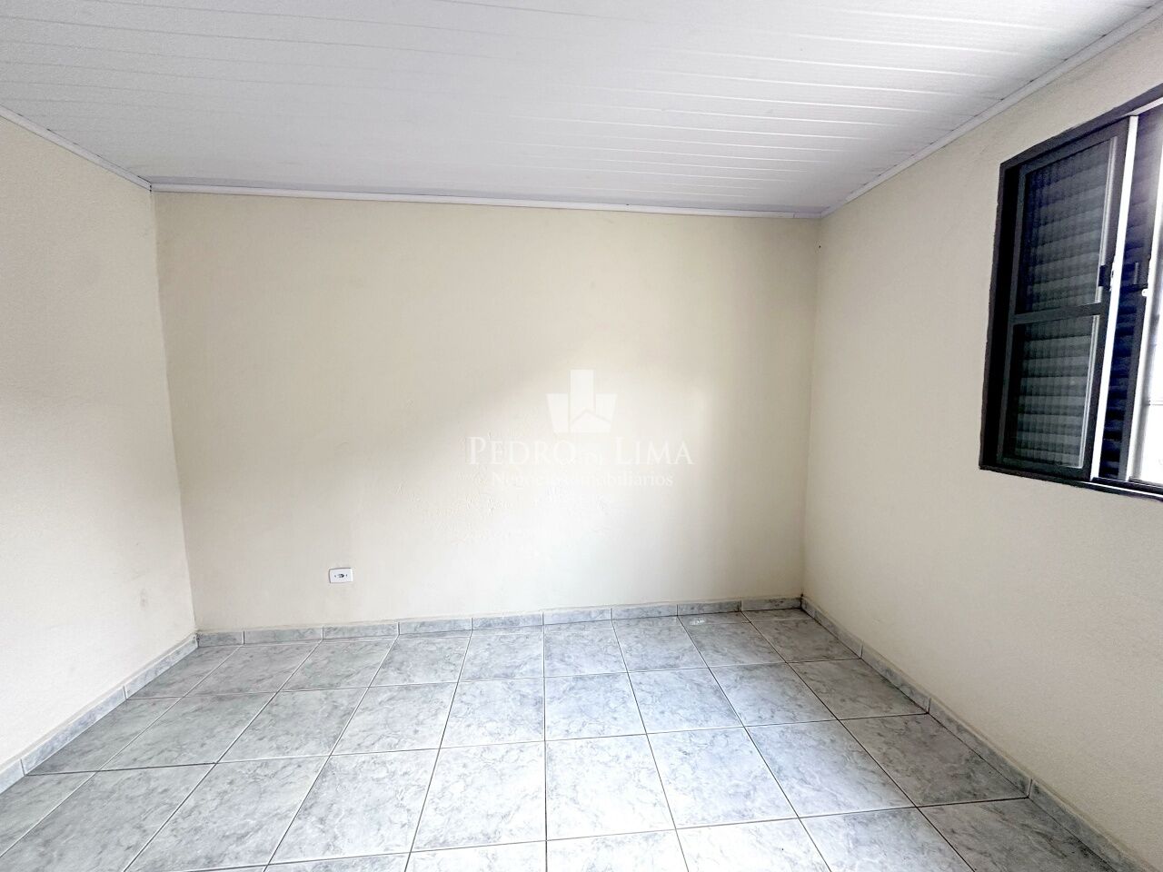 Casa térrea à venda, localizada no bairro Vila Marieta - Zona Leste