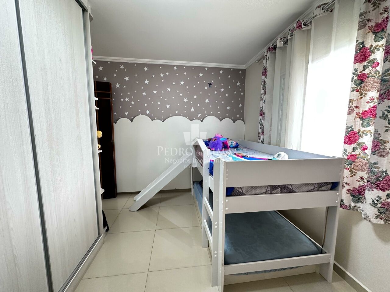 Sobrado frontal à venda, com todos os móveis e eletrodomésticos, Vila Salete - Penha