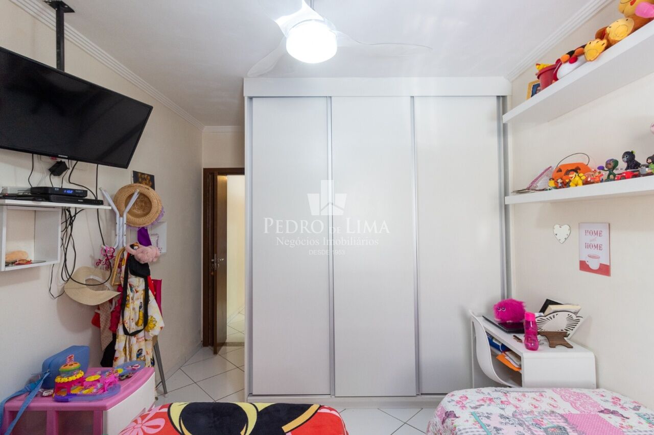 Sobrado a venda sendo 3 Quartos, 1 suíte e 2 vagas cobertas na Cidade Patriarca
