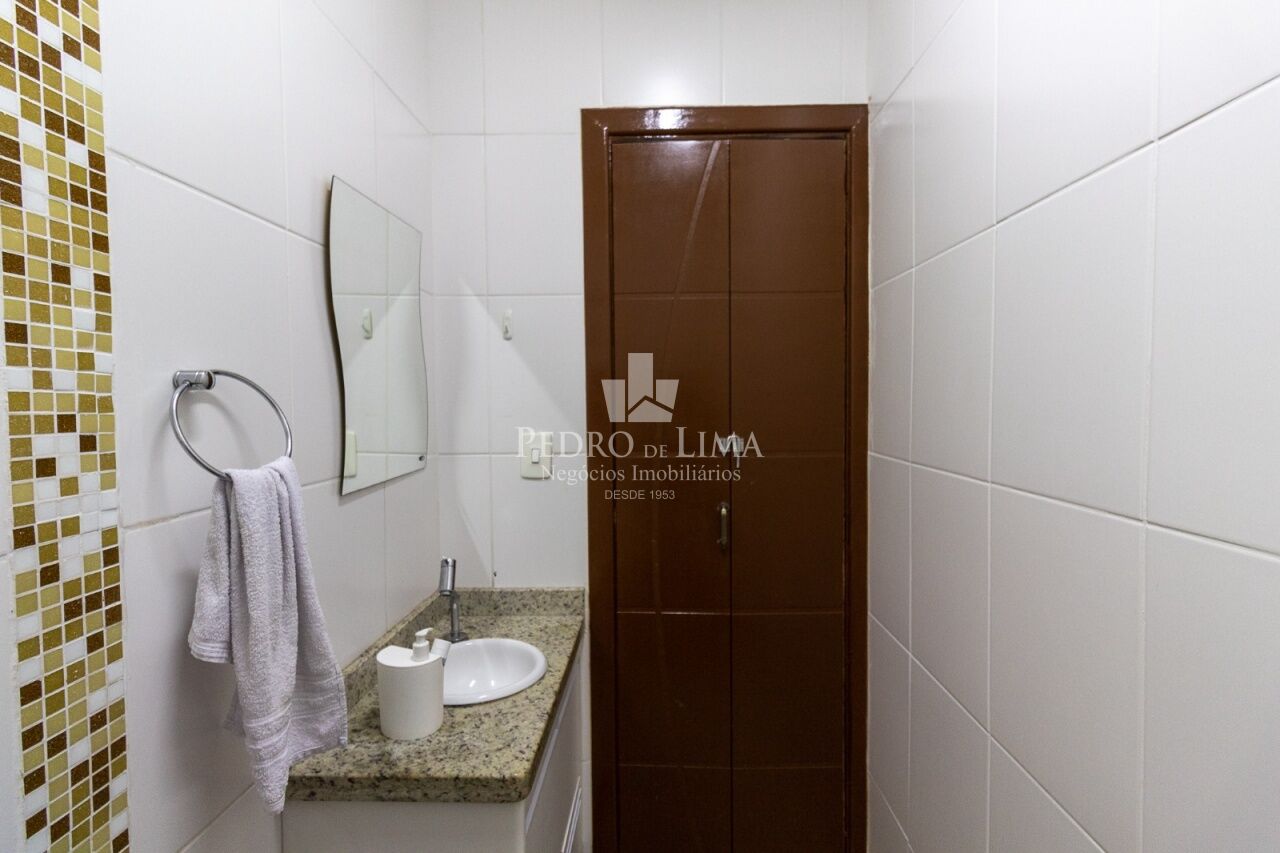 Sobrado a venda sendo 3 Quartos, 1 suíte e 2 vagas cobertas na Cidade Patriarca