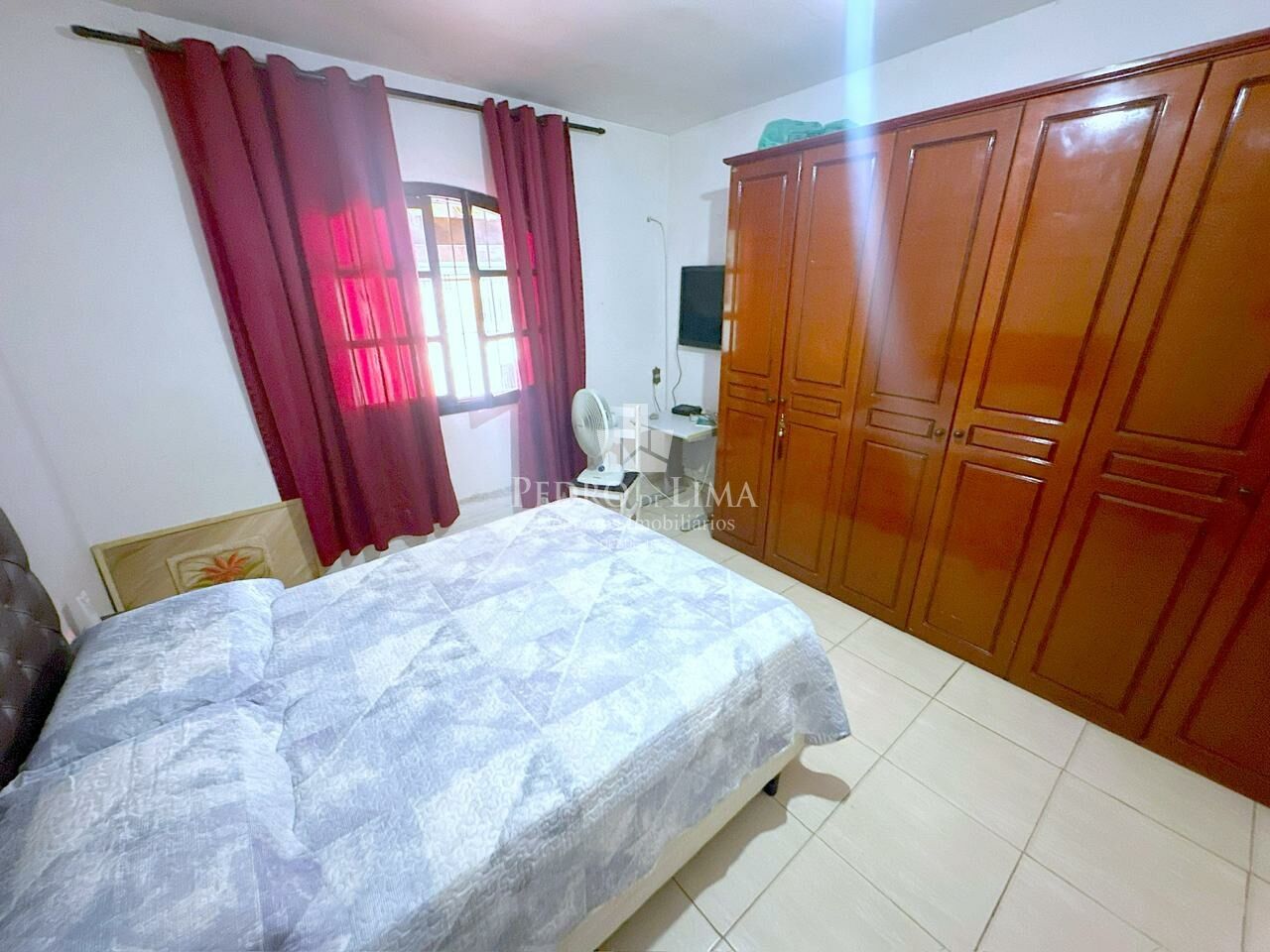 Casa térrea 2 dormitórios e 2 vagas na Ponte Rasa