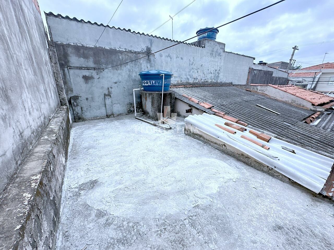 Casa térrea 2 dormitórios e 2 vagas na Ponte Rasa