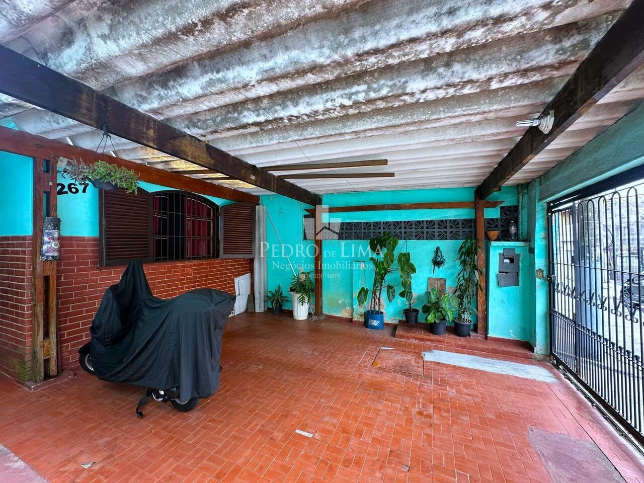 Casa térrea 2 dormitórios e 2 vagas na Ponte Rasa