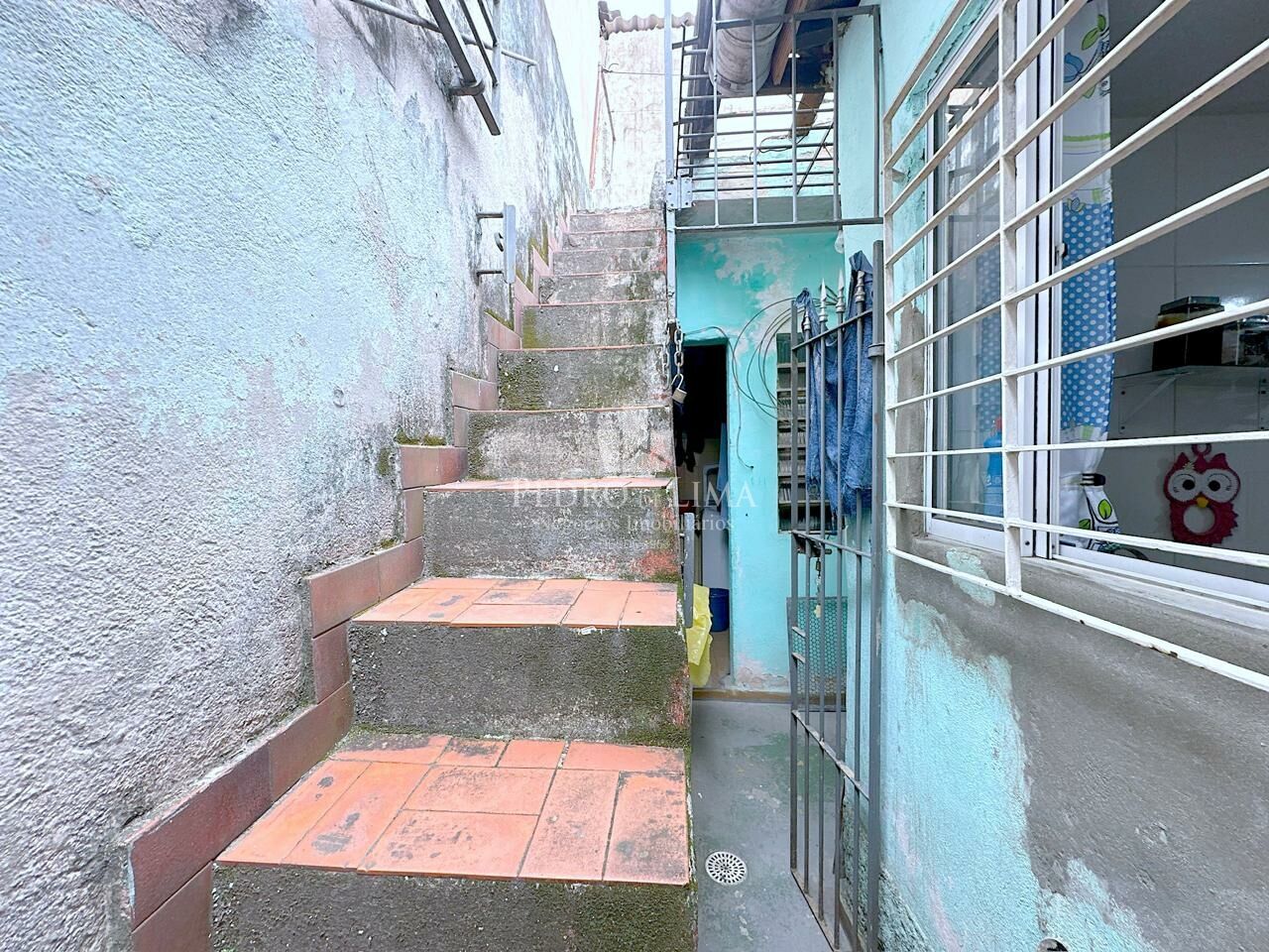 Casa térrea 2 dormitórios e 2 vagas na Ponte Rasa
