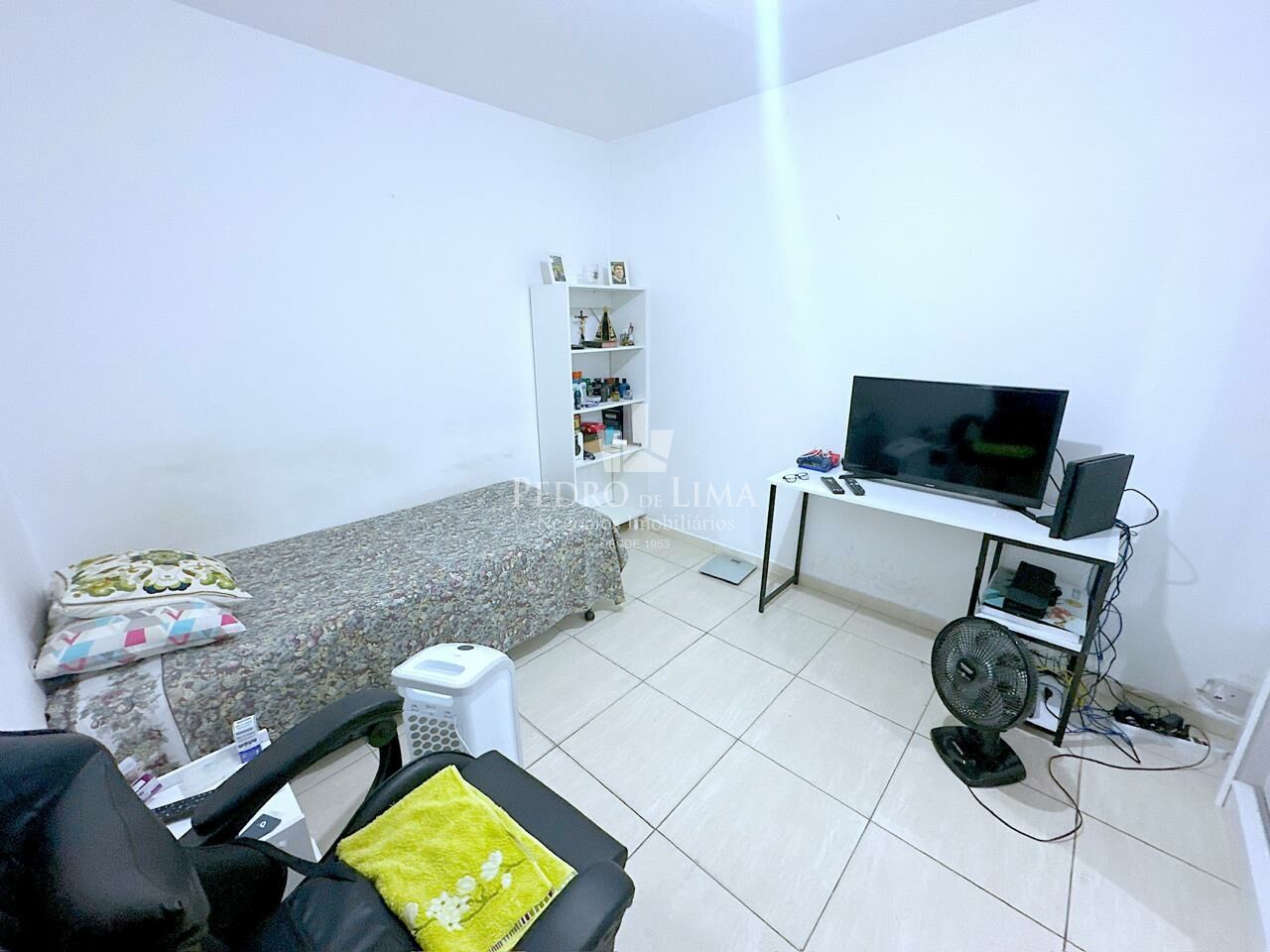 Casa térrea 2 dormitórios e 2 vagas na Ponte Rasa