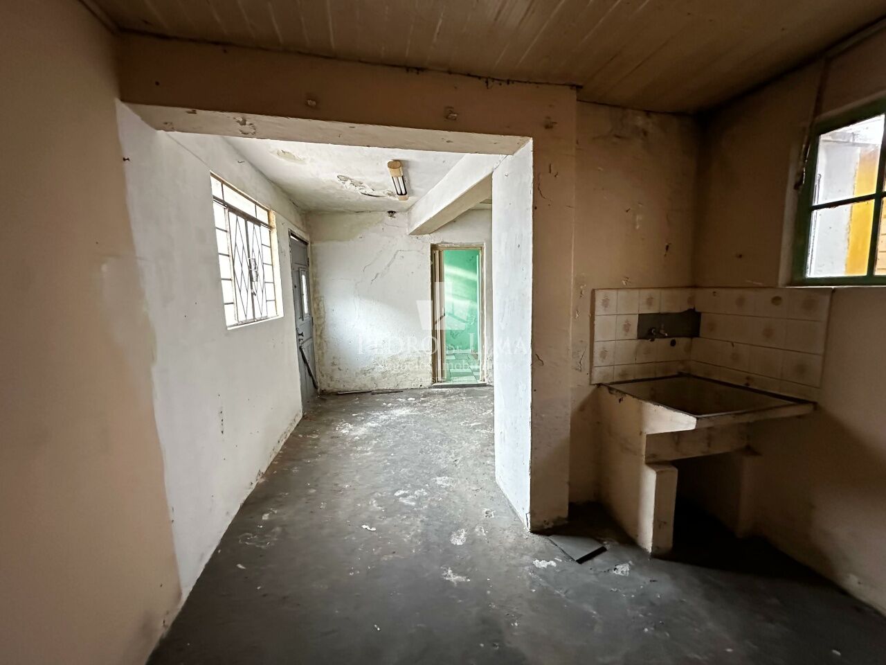 Casa térrea, são 2 casas no mesmo tereno, 10x27.5  localizado no Cangaiba 