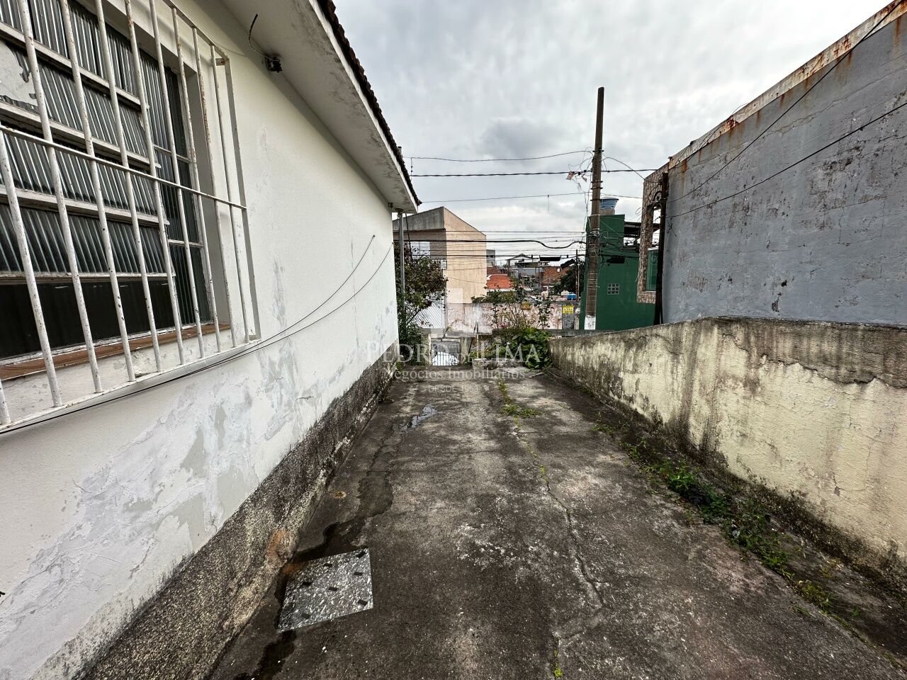 Casa térrea, são 2 casas no mesmo tereno, 10x27.5  localizado no Cangaiba 