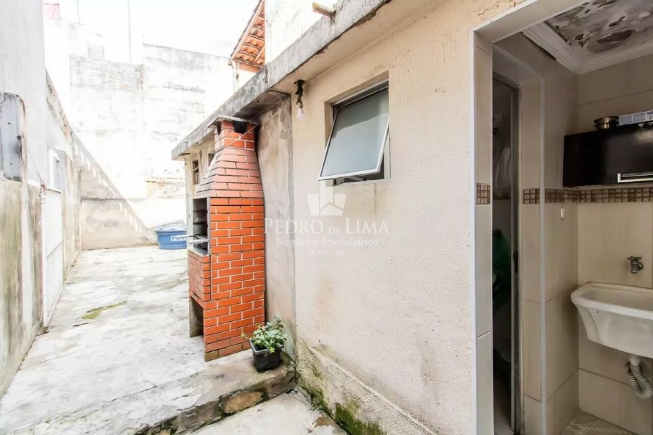 Sobrado frontal 2 quartos, edícula e 1 vaga coberta, bairro Ponte Rasa - Zona Leste