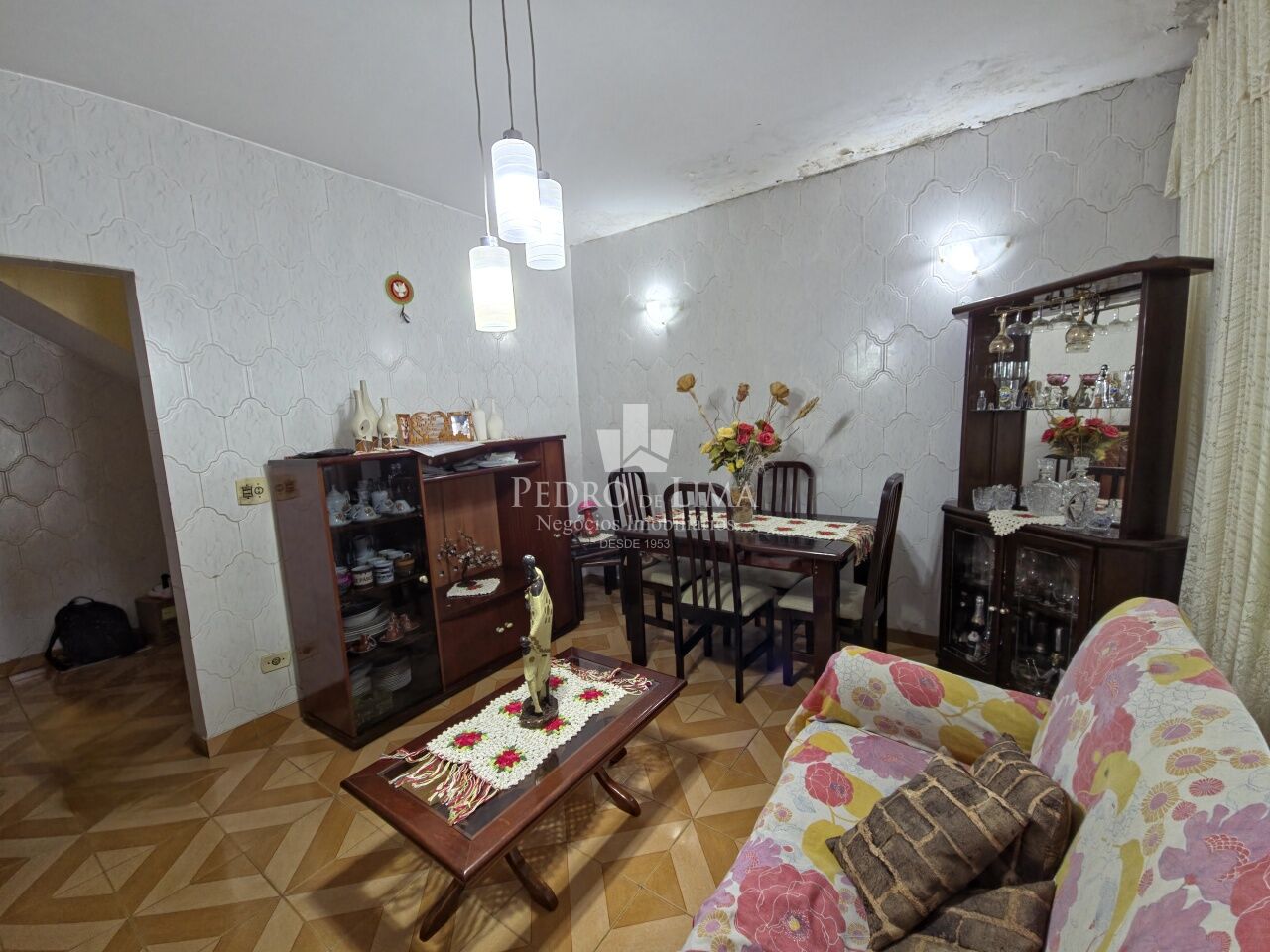 imagem do imovel Sobrado com 4 dormitórios, 3 vagas e 160 m² na Penha. ref: PE44478