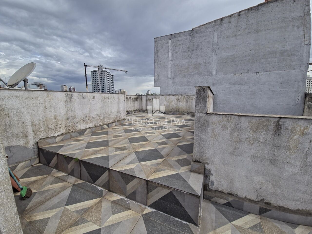 Sobrado com 4 dormitórios, 3 vagas e 160 m² na Penha.