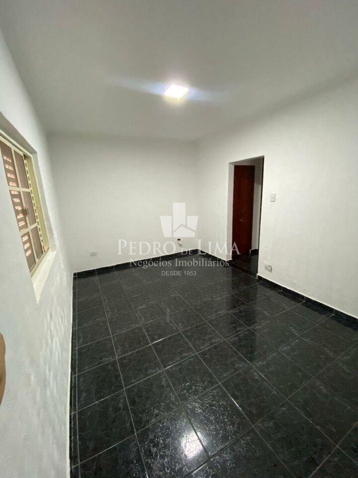 Casa térrea à venda, são 2 residencias no mesmo terreno, 3 quartos e 2 vagas na Ponte Rasa