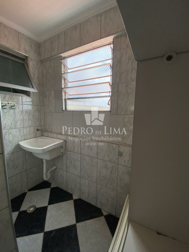 Casa térrea à venda, são 2 residencias no mesmo terreno, 3 quartos e 2 vagas na Ponte Rasa
