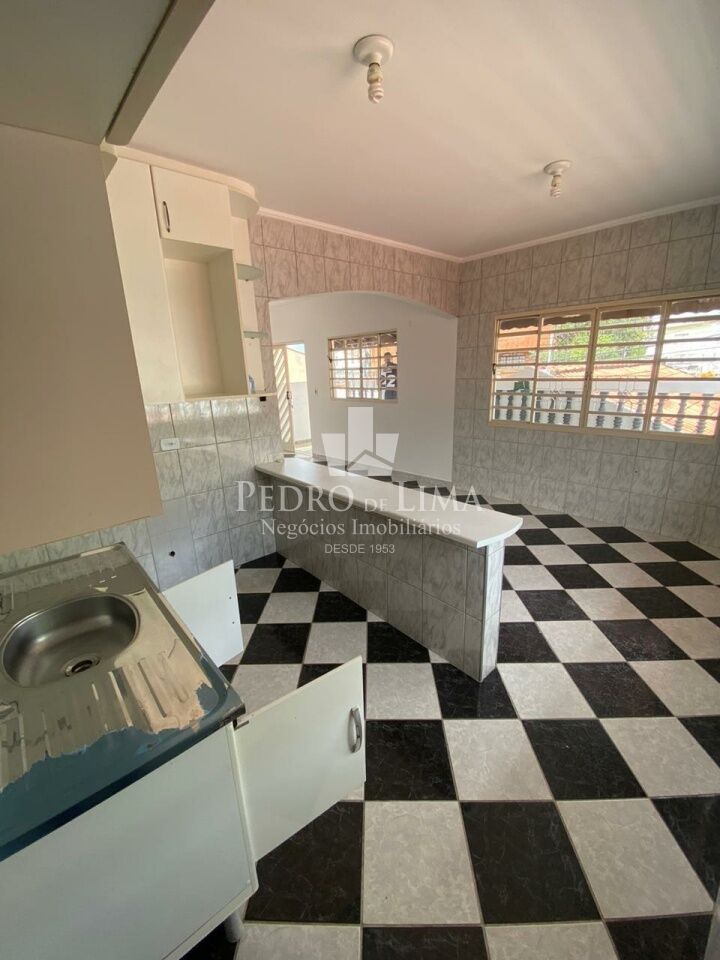 Casa térrea à venda, são 2 residencias no mesmo terreno, 3 quartos e 2 vagas na Ponte Rasa