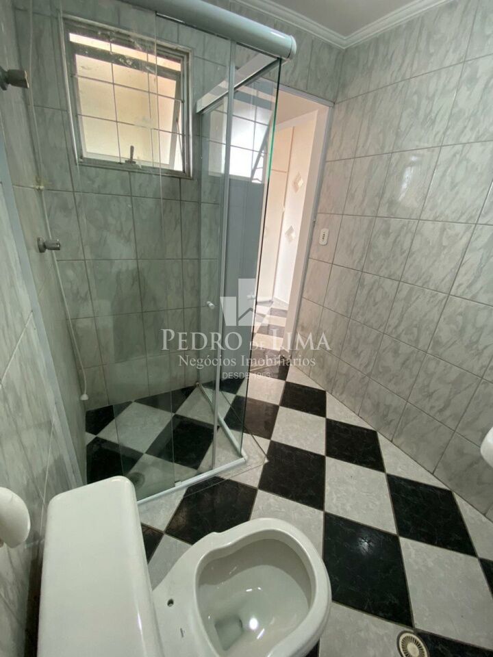 Casa térrea à venda, são 2 residencias no mesmo terreno, 3 quartos e 2 vagas na Ponte Rasa