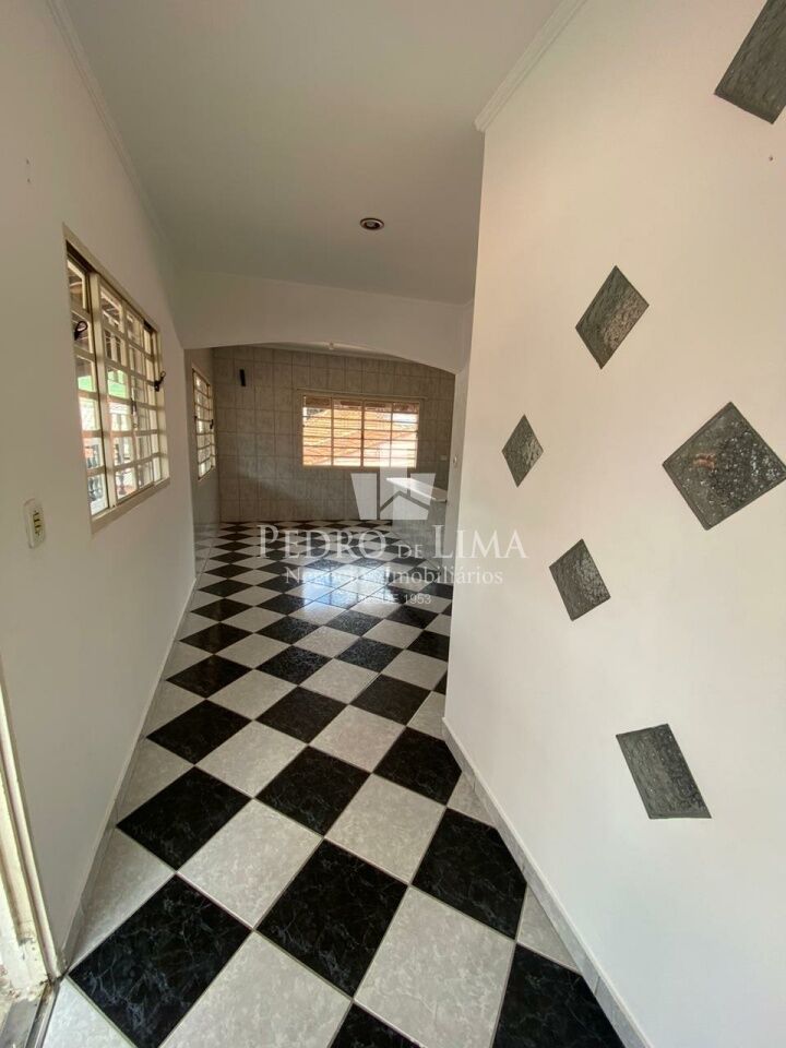 Casa térrea à venda, são 2 residencias no mesmo terreno, 3 quartos e 2 vagas na Ponte Rasa