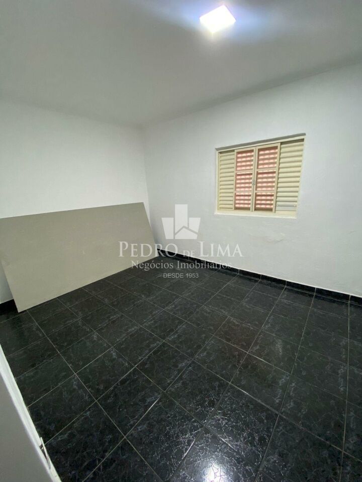 Casa térrea à venda, são 2 residencias no mesmo terreno, 3 quartos e 2 vagas na Ponte Rasa