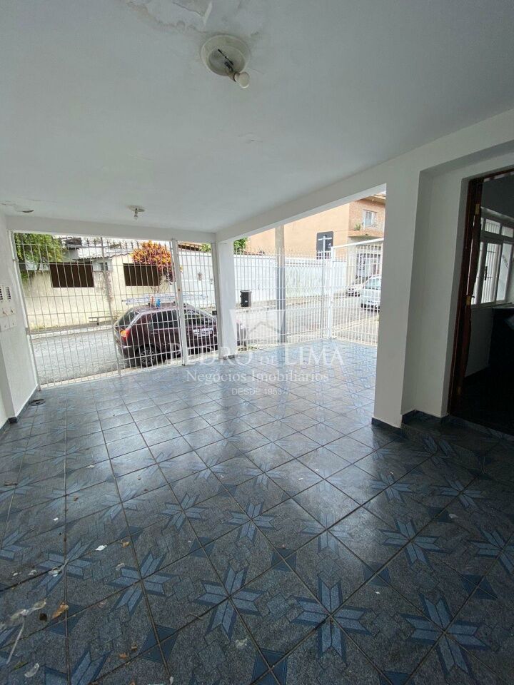 Casa térrea à venda, são 2 residencias no mesmo terreno, 3 quartos e 2 vagas na Ponte Rasa