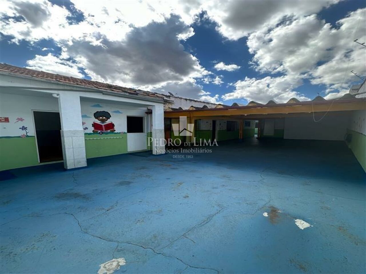 imagem do imovel Casa comercial, 230 m² de área útil, 6 salas, 4 vagas e 3 banheiros na  Ponte Rasa ref: PE44510
