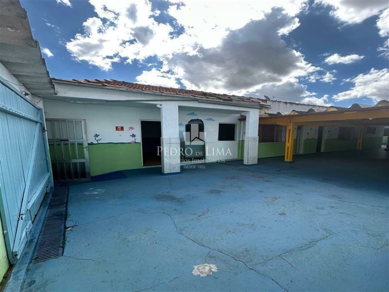 imagem do imovel Casa comercial, 230 m² de área útil, 6 salas, 4 vagas e 3 banheiros na  Ponte Rasa ref: PE44510