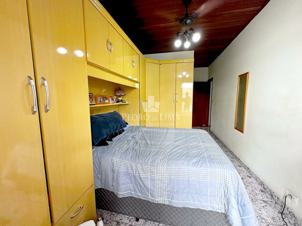 Casa assobradada com edícula, 3 dormitórios, 4 vagas e 5 banheiros no Cangaíba