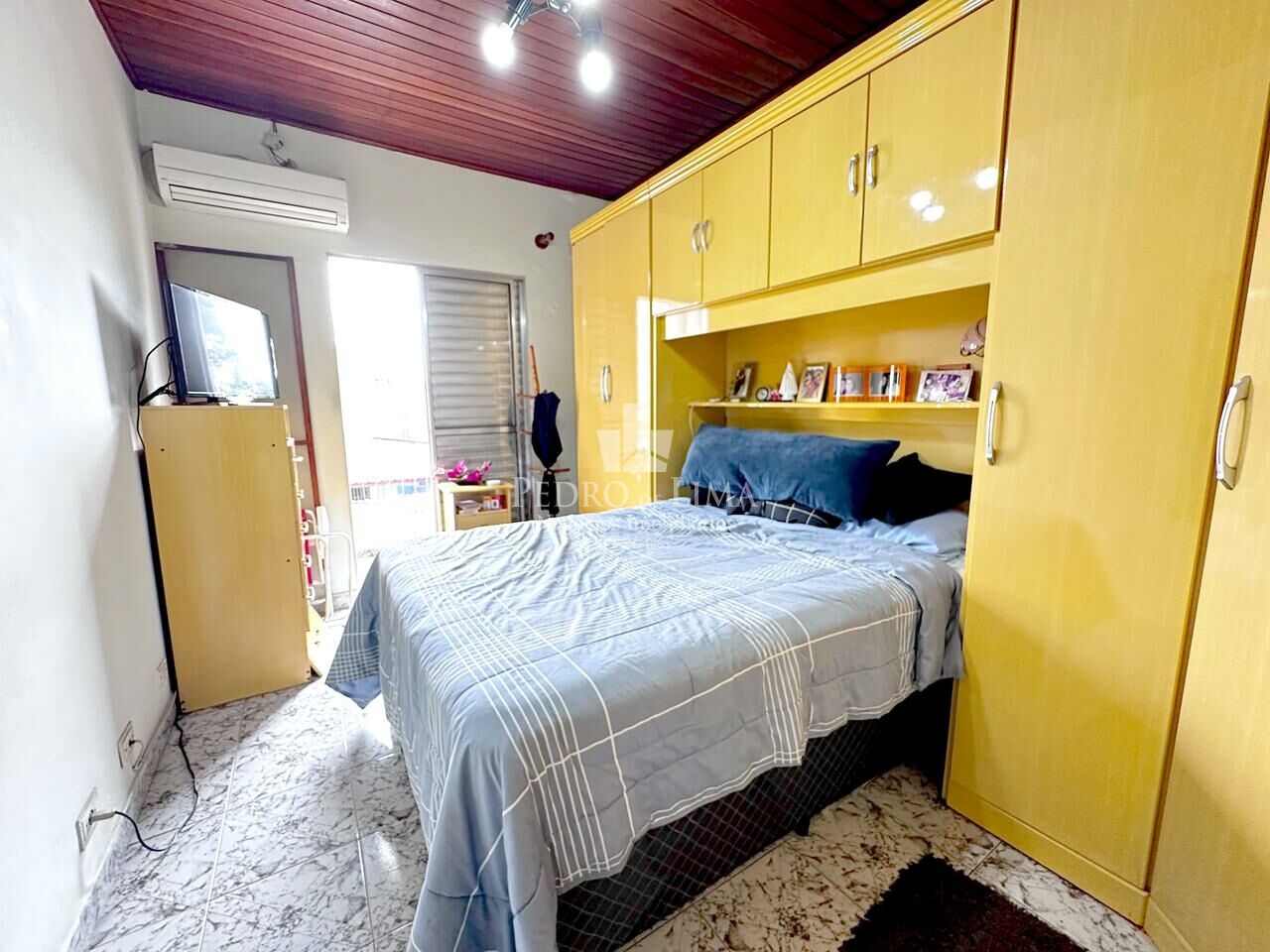 Casa assobradada com edícula, 3 dormitórios, 4 vagas e 5 banheiros no Cangaíba