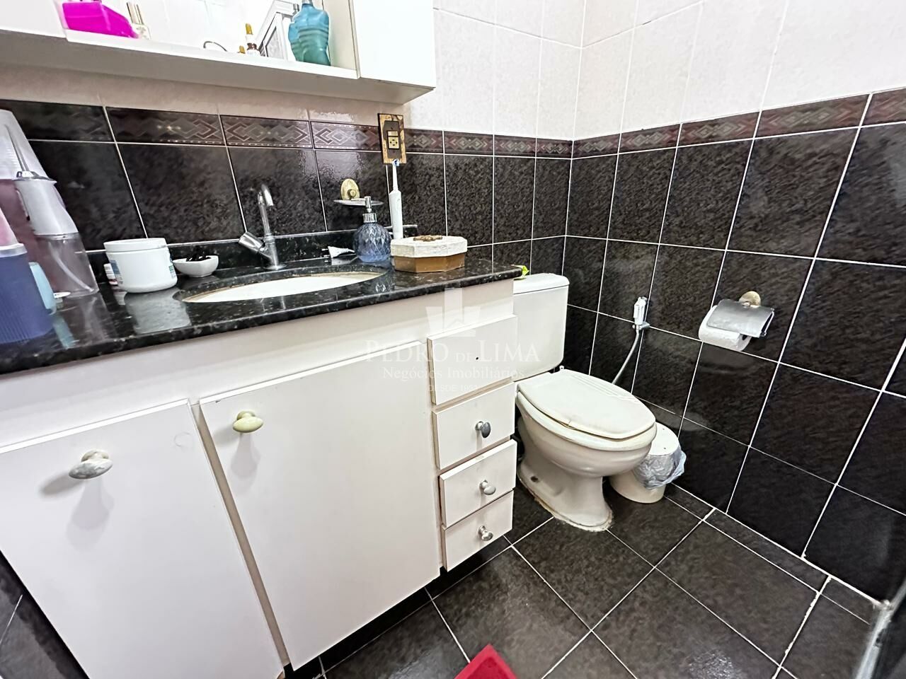 Casa assobradada com edícula, 3 dormitórios, 4 vagas e 5 banheiros no Cangaíba