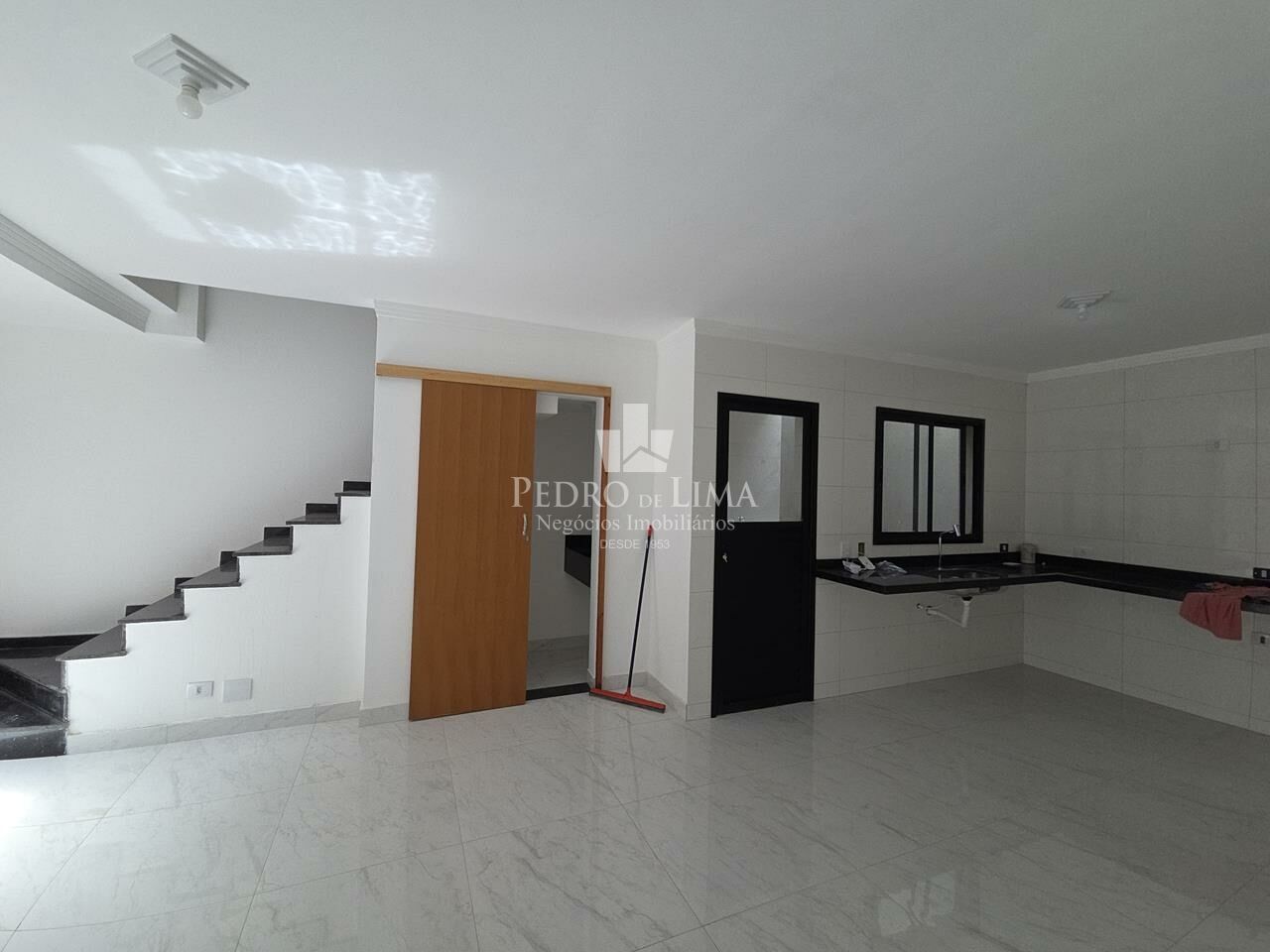 imagem do imovel Sobrado em condomínio, com 2 suítes, 1 vagas, 80 m², na Vila Ré.  ref: PE44520