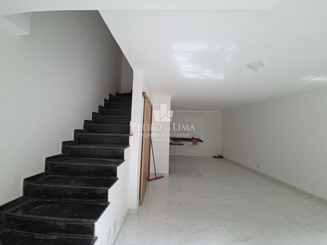 imagem do imovel Sobrado em condomínio, com 2 suítes, 1 vagas, 80 m², na Vila Ré.  ref: PE44520