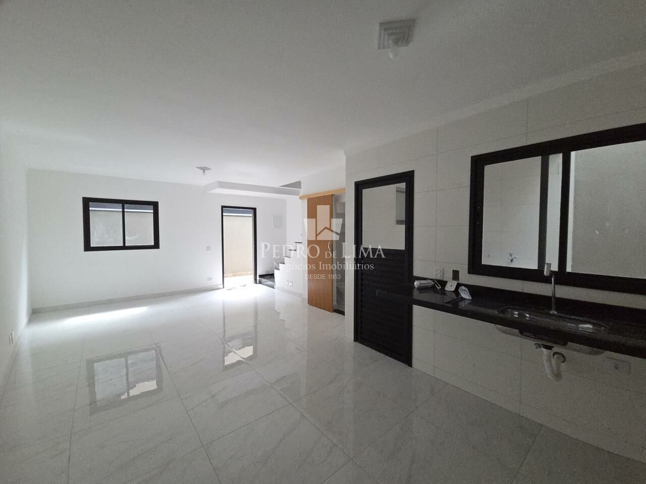 imagem do imovel Sobrado em condomínio, com 2 suítes, 1 vagas, 80 m², na Vila Ré.  ref: PE44520