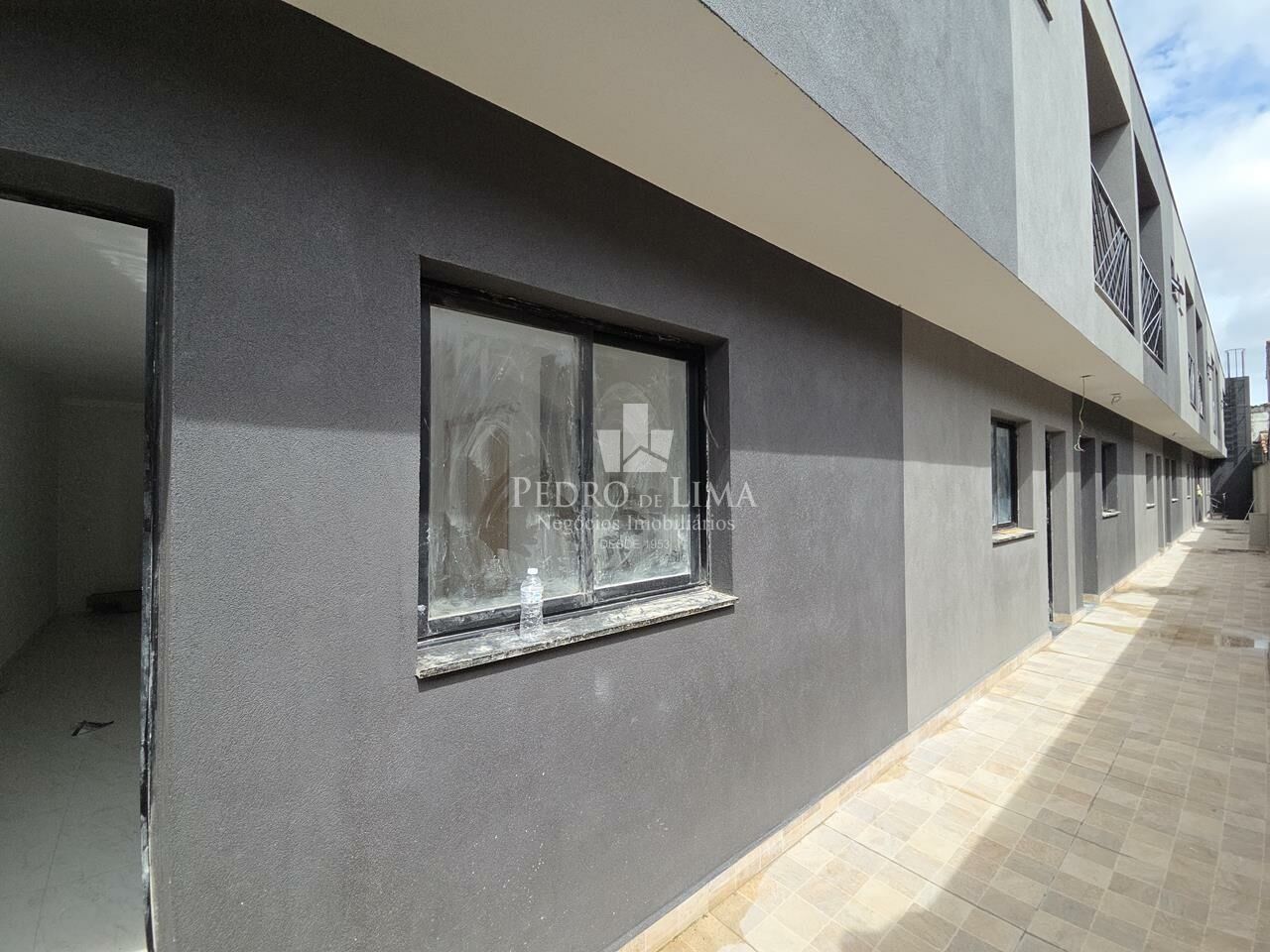 Sobrado em condomínio, com 2 suítes, 1 vagas, 80 m², na Vila Ré. 