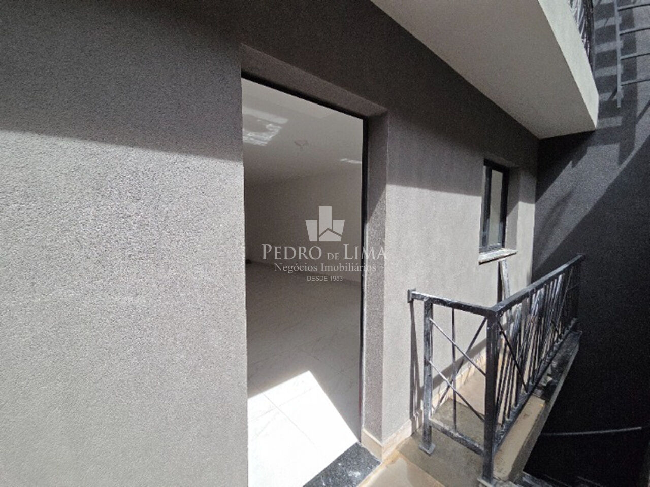 Sobrado em condomínio, com 2 suítes, 1 vagas, 80 m², na Vila Ré. 