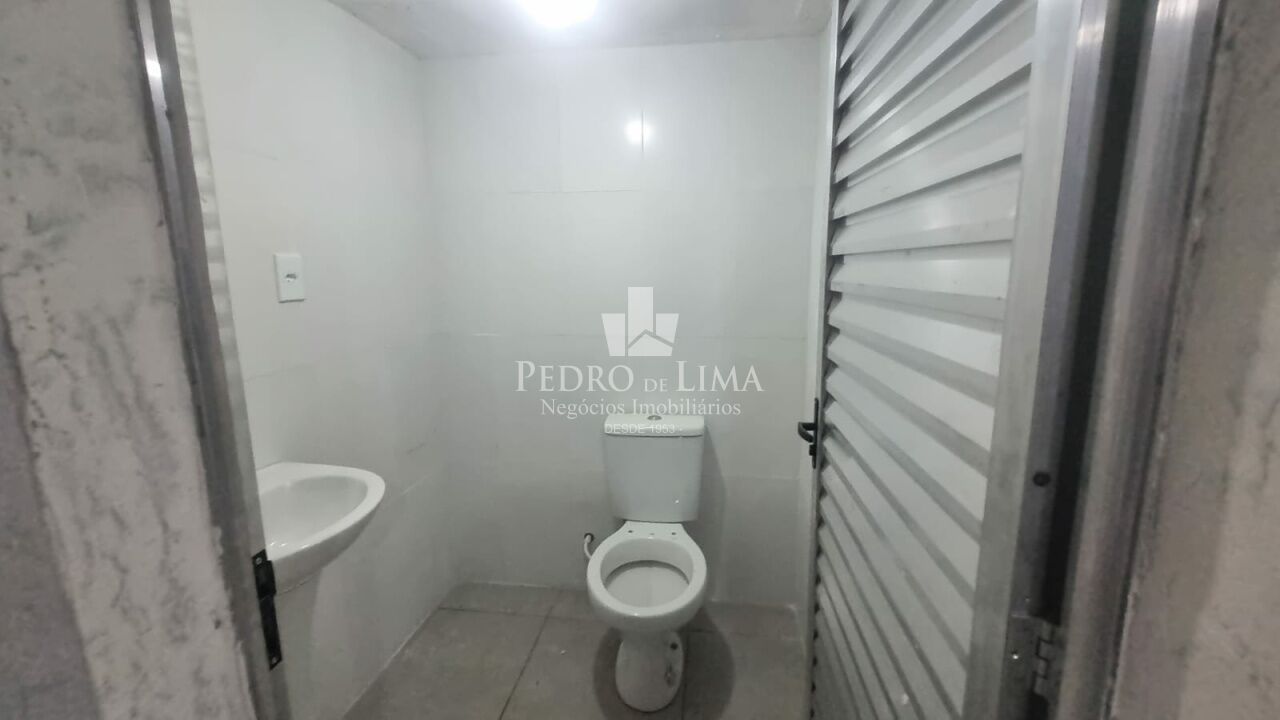 Salão comercial com 2 banheiros  na Avenida Nordestina - Vila Curuça