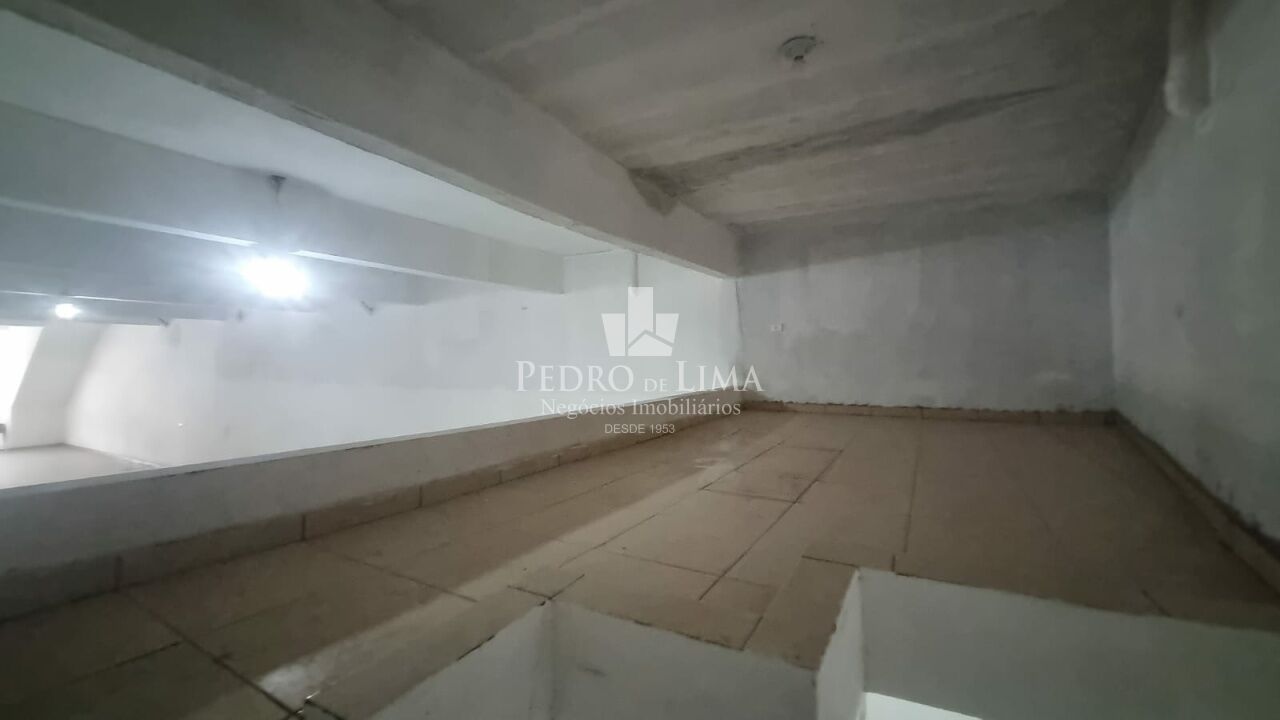 Salão comercial com 2 banheiros  na Avenida Nordestina - Vila Curuça