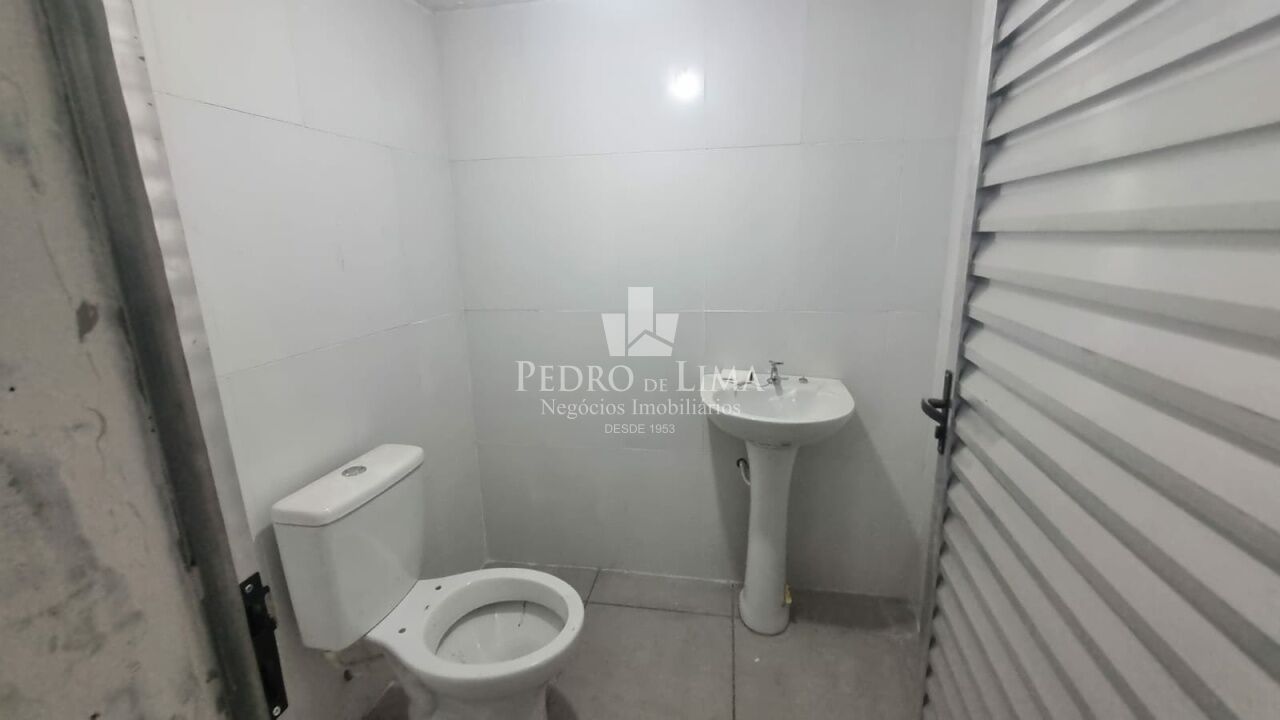 Salão comercial com 2 banheiros  na Avenida Nordestina - Vila Curuça