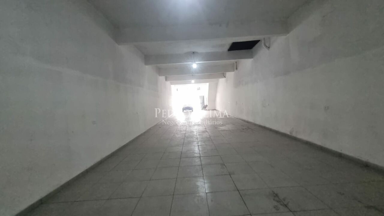Salão comercial com 2 banheiros  na Avenida Nordestina - Vila Curuça
