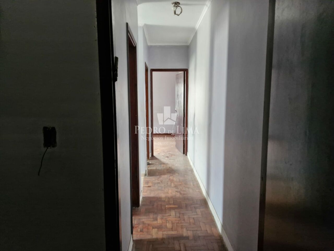Sobrado frontal 3 dormitórios, corredor lateral, quintal e 2 vagas na Cidade Lider