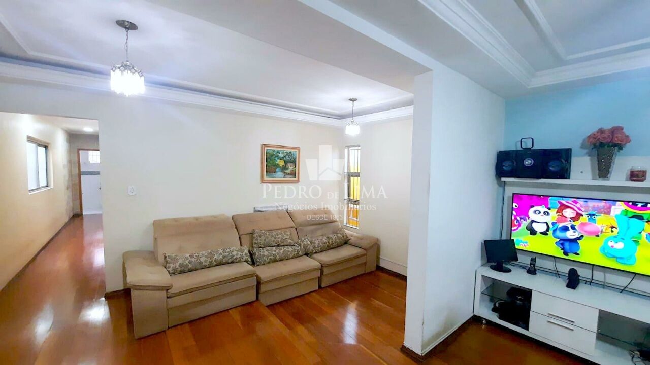 imagem do imovel Casa térrea 3 dormitórios, 2 vagas, corredor lateral e quintal no Ermelino Matarazzo ref: PE44551