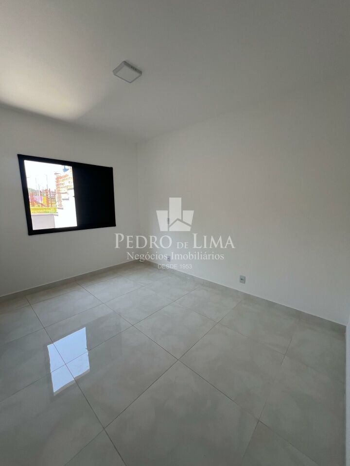 imagem do imovel Sobrado na 2 suítes e 2 vagas com um belo quintal estuda-se permuta na Ponte Rasa  ref: PE44562