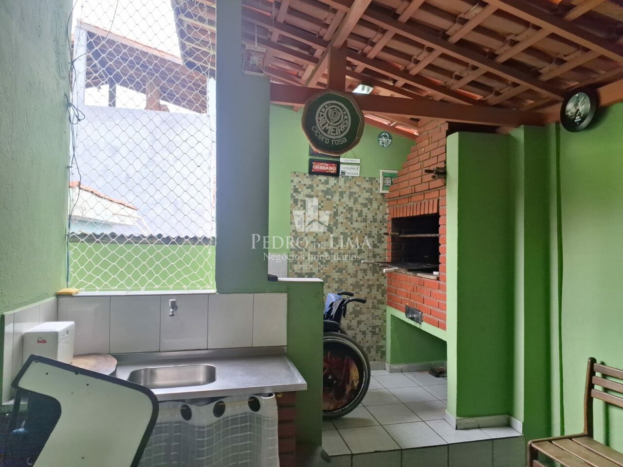 Sobrado Frontal espaçoso, com 3 quartos e duas vagas na Cidade Lider