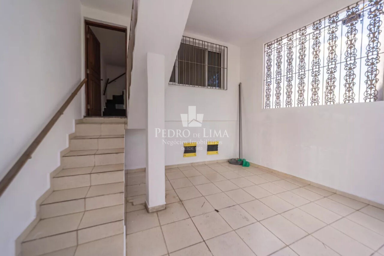 Sobrado frontal  2 dormitórios, 1 vaga e terraço, Vila Marieta - Penha