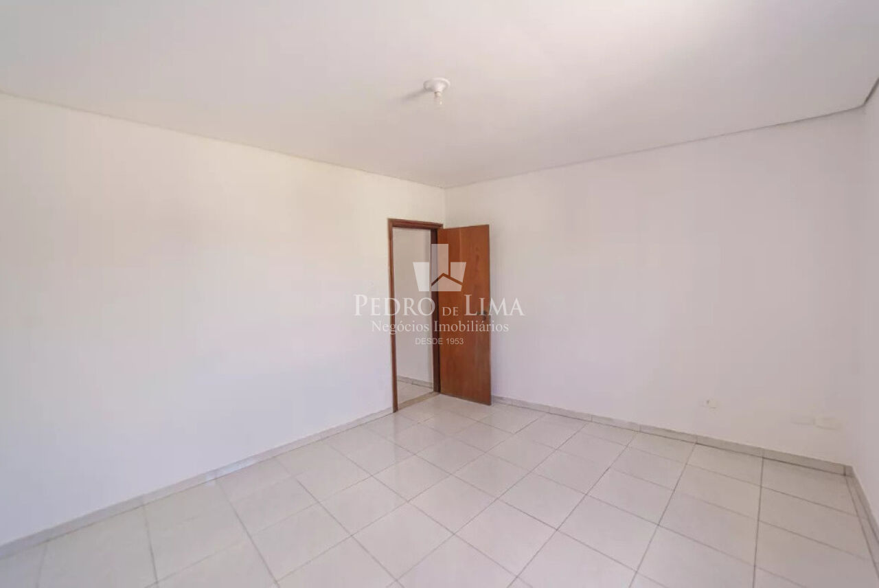 Sobrado frontal  2 dormitórios, 1 vaga e terraço, Vila Marieta - Penha