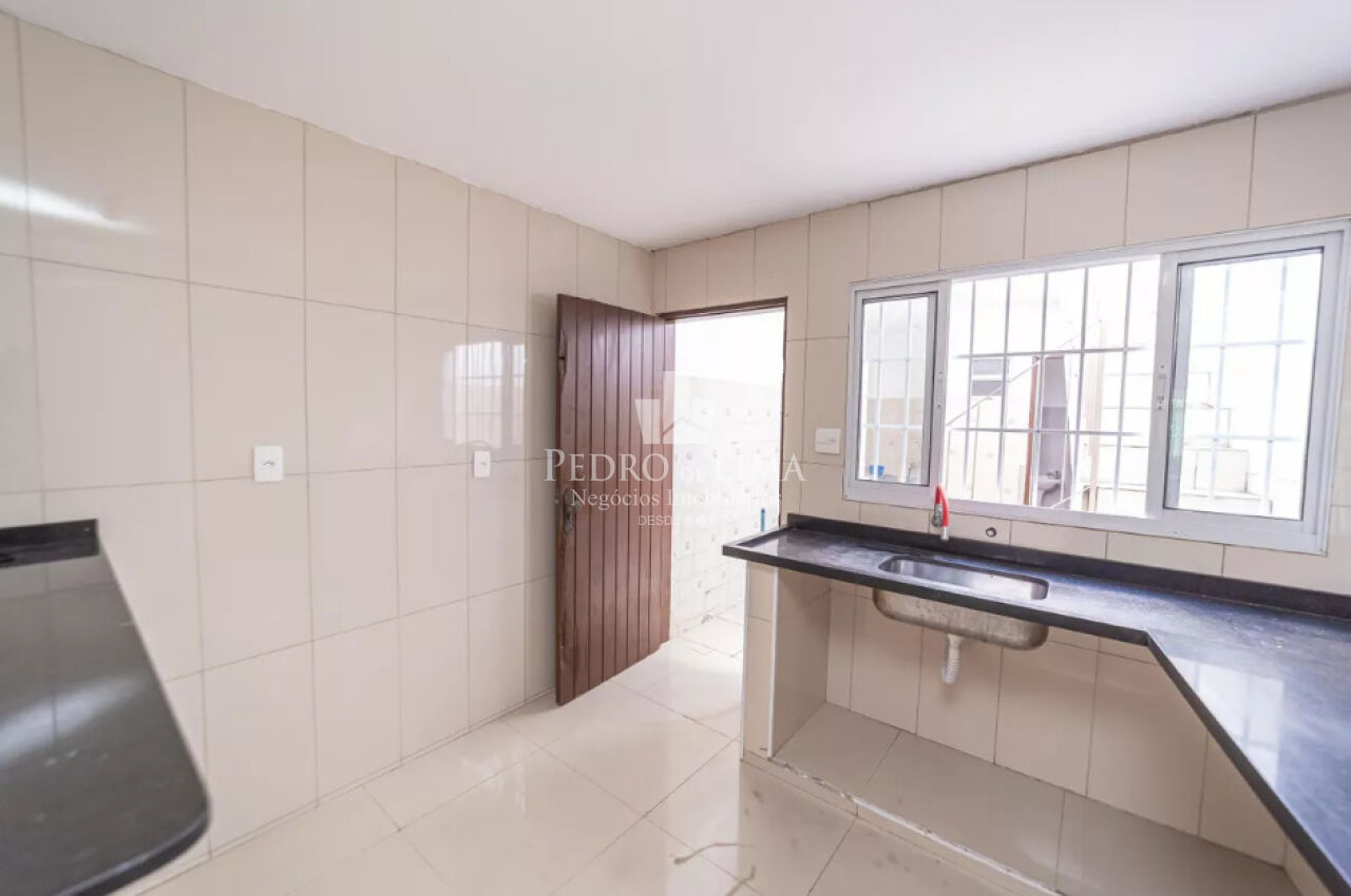 Sobrado frontal  2 dormitórios, 1 vaga e terraço, Vila Marieta - Penha
