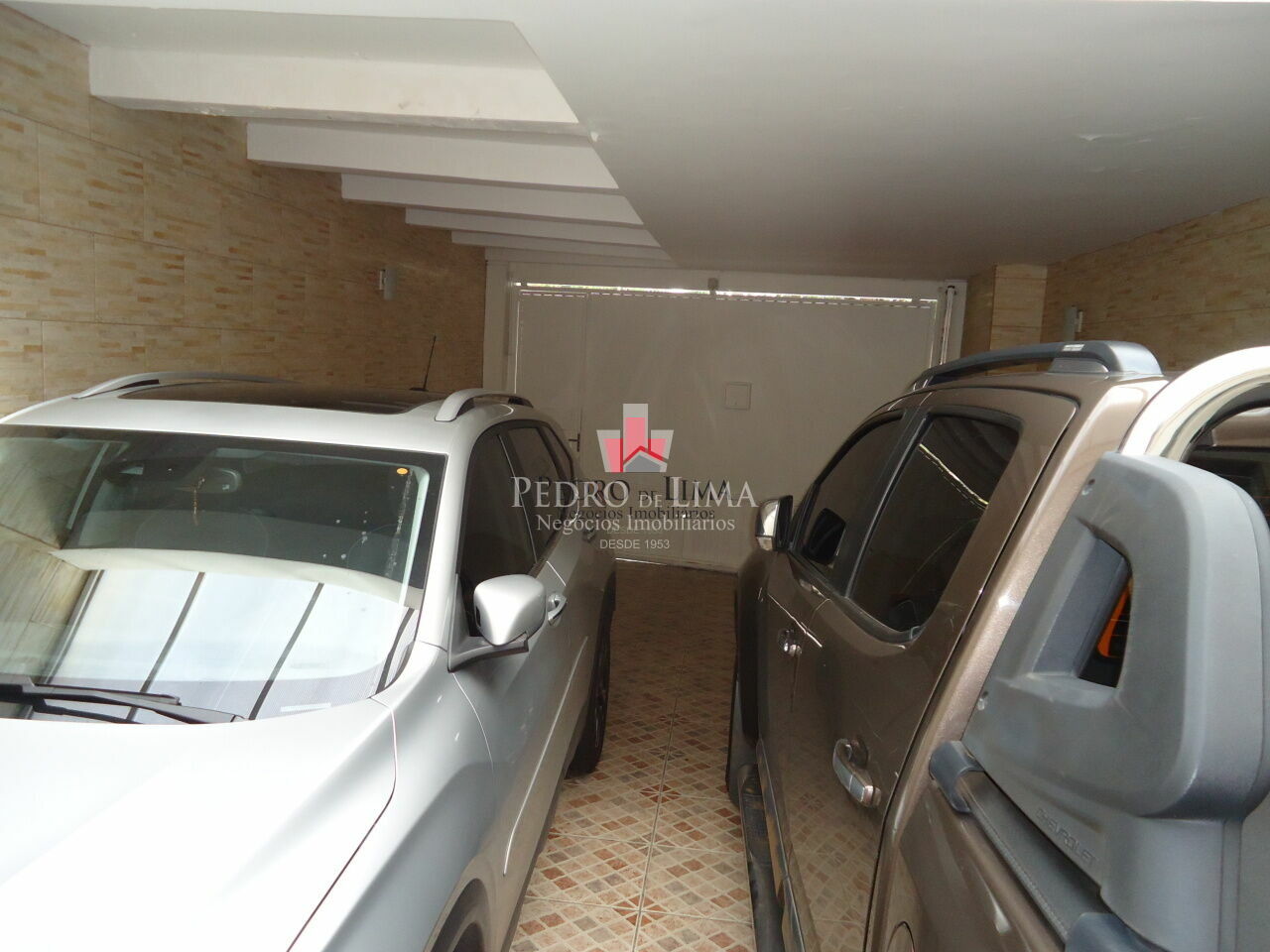 Sobrado Frontal - 3 dormitórios e 4 vagas - Vila Ré