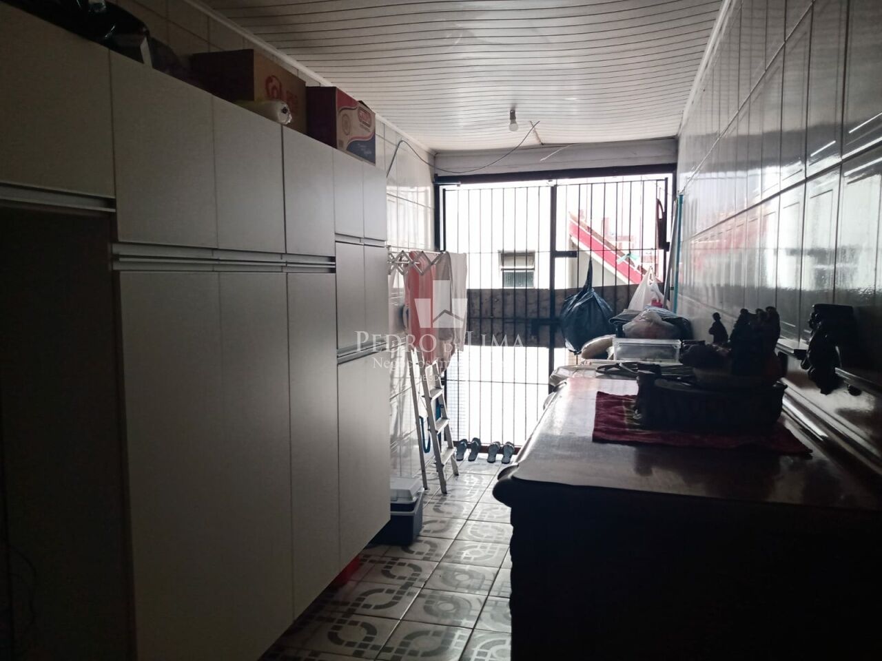 Casa térrea com 2 dormitórios, 2 vagas e terreno 9 x 25, na Ponte Rasa.