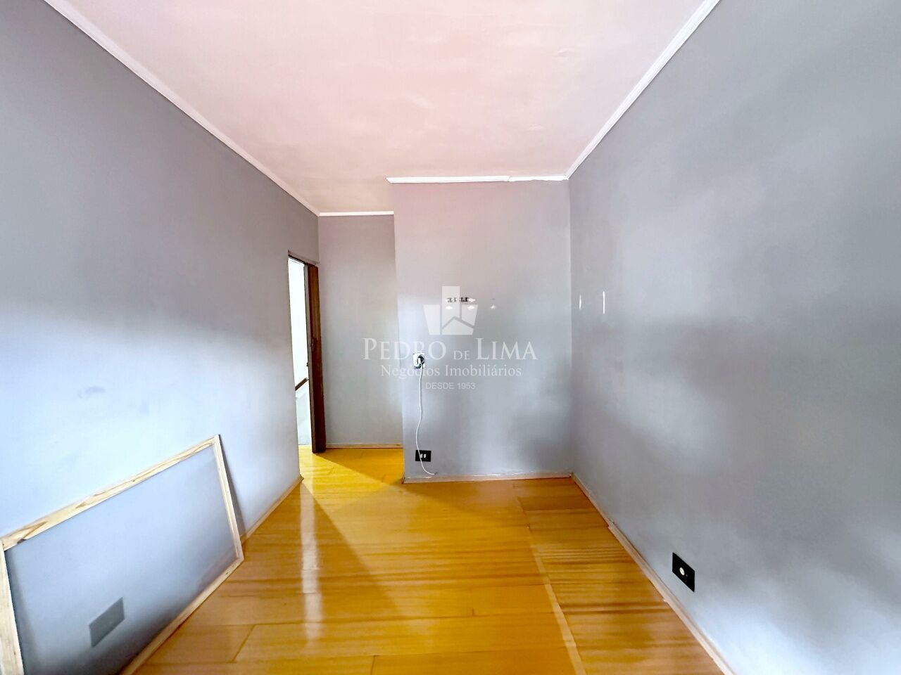 Sobrado frontal 3 quartos (1 suíte), 2 vagas e quintal com gramado, Ermelino Matarazzo